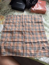 Burberry 格紋圍巾