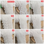 Coarse lace, white, size 6 cm to 27 cm (1 meter)