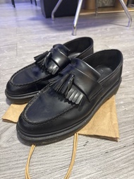 Dr. Martens 黑色流蘇樂福鞋