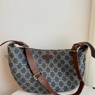 Celine牛仔大餃包很帥氣