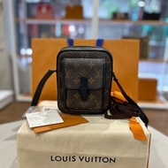 LV Christopher 老花拉鍊斜背包相機包 Ｍ69404