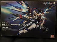 ✨現貨✨PG 攻擊自由鋼彈 附金屬套件 STRIKE FREEDOM GUNDAM 1/60 萬代組裝模型