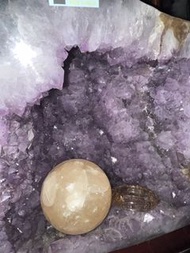 巴西紫晶洞配黃水晶球