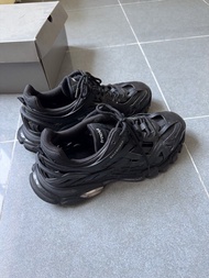 Balenciaga track2