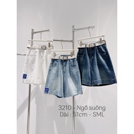 Shorts jeans above the knee