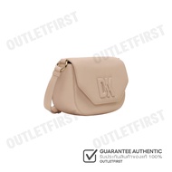 DKNY รุ่น SEVENTH AVENUE NEW MD FLAP CROSSBODY CODE: R41EKC54 NUD กระเป๋าสะพายข้าง กระเป๋า กระเป๋าสะ