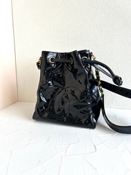 中古二手Chanel黑色漆皮皮革水桶親子小包單肩側揹斜背孭手袋