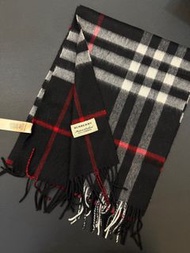 Burberry 羊絨圍巾