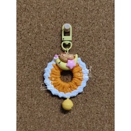 (现货)~Gloria丽璇手作~手工毛线钩针编织卡皮巴拉花环钥匙扣,包包、手机挂件礼物。