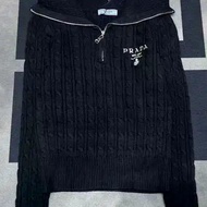 D23IN 2PRADA523 2025 Lazy Sweater Twist Lapel Stand Collar New Style Embroidered Zipper Top