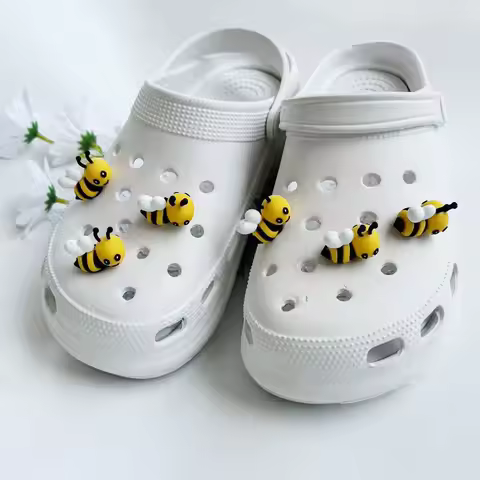 6 Pcs Cute 3D Little Bees Hole Buckle Hole Shoe Charms Decorations Cute Cartoon Bee Shoes Buckle DIY