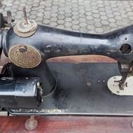 Mesin jahit merk Singer antik dan kuno tahun 1920 (mesin kedua)
