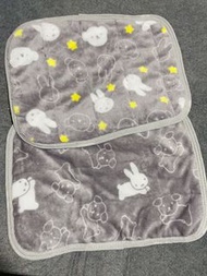 （絨·代購賣$2xx）日本正版現貨·一千零一對（兩個）‼️ miffy枕頭墊 miffy兒童枕頭墊 絨墊 寵物墊 貓狗墊 ☝️手感無敵好 好soft 好順滑  japan miffy pillow m