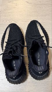 Adidas Yeezy Boost 350 V2 黑白