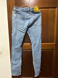 Levi’s Red 502 PC9-A0133-0003