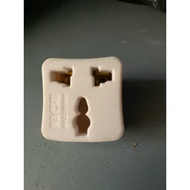 2-pin to 3-pin conversion plug