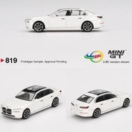MGT00819-MJ - Mini GT 1/64 bmw i7 xDrive60 Mineral White