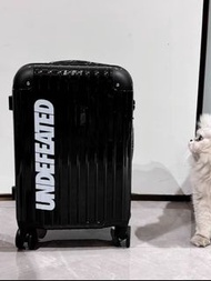 UNDEFEATED CARRY-ON LUGGAGE 18寸 行李箱