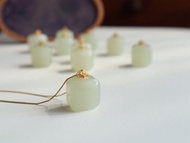 天然和田玉小方糖吊墜 晴水無事牌 18k金鑲嵌 平安喜樂 順遂無憂