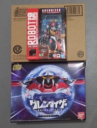 ROBOT魂  巨靈神U & SMP Grendizer U SpazerBandai Robot魂 巨靈神U 全高約 15 cm , 還原機體精簡造型上的細節，並以平光漆結合珠光漆色精準還原劇中的鮮