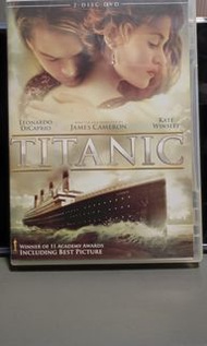 電影《鐵達尼號》（Titanic）的雙碟裝 DVD 光碟