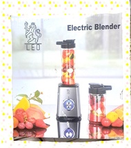 🥤LEO 攪拌機Electric Blender  KP
配件齊:300W主機+2個大小壺+手抽蓋
💝只用過大壼2次，新淨

👍壼採用食品級安全塑膠材料製造，不含雙酚A(BPA Free)，安全可靠，