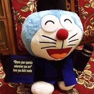 Boneka Boneka Doraemon Wisuda