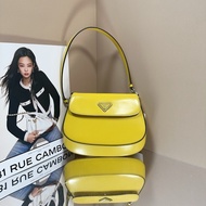 Prada  cleo翻蓋小號腋下包 box皮黃色銀扣