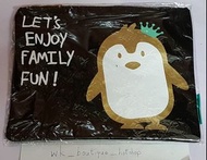 🌞熱賣🌻WINSOR CLUB X 👑小皇冠金色企鵝限量紀念版多用途拉鍊袋 可放獨立包裝口罩/防疫用品  🌲聖誕禮物。LET’S ENJOY FAMILY FUN !  齊❤️留家抗疫質料：布Size