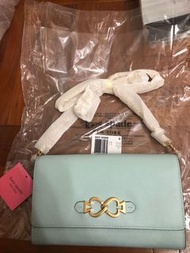 Last one 全新Kate spade ♠️ toujours chain clutch cloud mist wallet on chain冰藍色 手機袋 斜孭袋（只有一個）