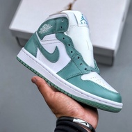 Fashion trend - Middle School Culture Basketball Shoes BQ6472 138