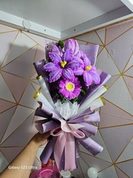 Fuzzy wire flower bouquet
