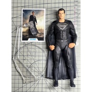 (NO BOX) McFarlane DC Justice League Director's Cut: Superman, Henry Cavill, Black Superman Action F