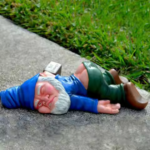 Garden Gnome Drunk Dwarf Statues Decoration Creative Drunk Patio Gnome Statue Garden Resin Sculpture