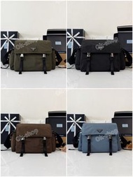 Prada 新款 郵差包