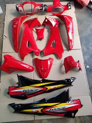 ชุดสี Wave 125S กุญแจกลม สีแดง/ดำ  1 ชุด 13 ชิ้น พร้อมติดสติ๊กเกอร์