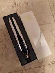 GHD Platinum + professional smart styler