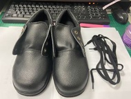 @全新盾牌防穿刺黑色安全鞋、工作鞋，綁鞋帶設計，尺寸：6號/37，台灣製造（MIT)