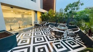 Saltstayz Select - Golf Course Road & Sector 57