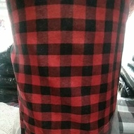 Kain kotak hitam merah(lebar 150cm)