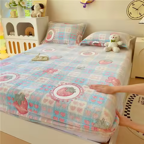 3pc Strawberry Bed Sheets for Winter Warm Soft Flannel Fleece Mattress Protector Pluffy Coral Fleece