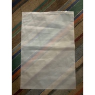 PLASTIC ZIPPER UK 28x40 PORTRAIT