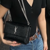 YSL黑銀鱷魚壓紋SUNSET日落肩背斜背鏈條包27*19*9 98新配件塵袋