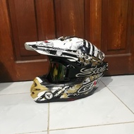 HELM GM Cross Neutron Gold