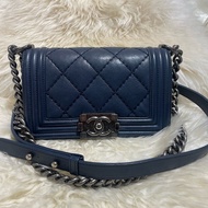 Chanel 20 Boy 深藍色小牛皮