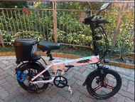 白色摺疊電動單車 附送車尾箱