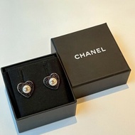 Chanel 黑水鑽愛心珍珠耳環