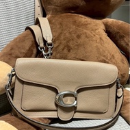 coach 側背包 TABBY 26 奶茶色