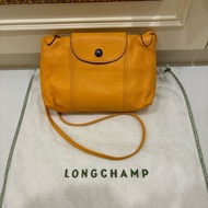 Longchamp小羊皮招財黃側背包