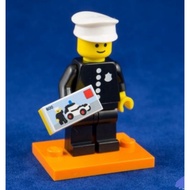 Lego 71021 Collectible Minifigure Series 18 No 8 Classic Policeman